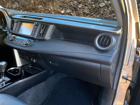 Used 2016 Toyota RAV4 Limited image 15