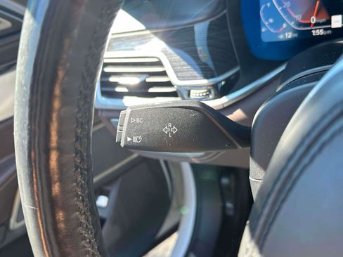 Used 2021 BMW 750i xDrive w/ Executive Package image 25