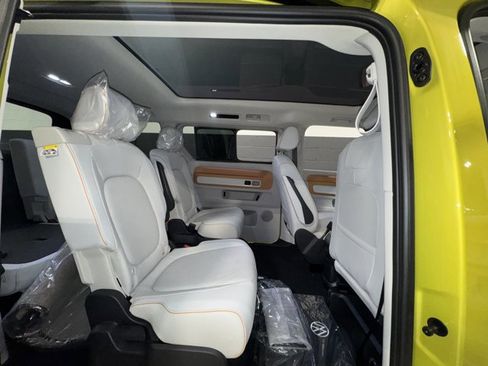 New 2025 Volkswagen ID. Buzz Pro S Plus image 15