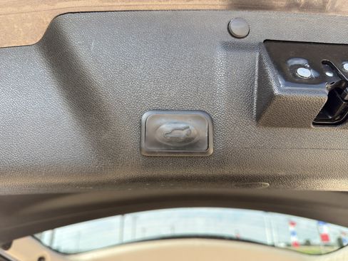 Used 2014 GMC Acadia SLT FWD image 16