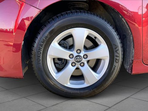 Used 2019 Toyota Sienna LE image 11