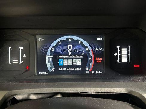 Certified 2024 Toyota Tacoma SR5 AWD/4WD image 31