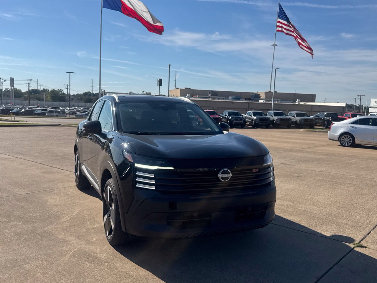 Certified 2026 Nissan Kicks SR FWD image 3