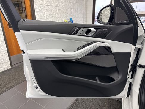 New 2026 BMW X7 xDrive40i image 41