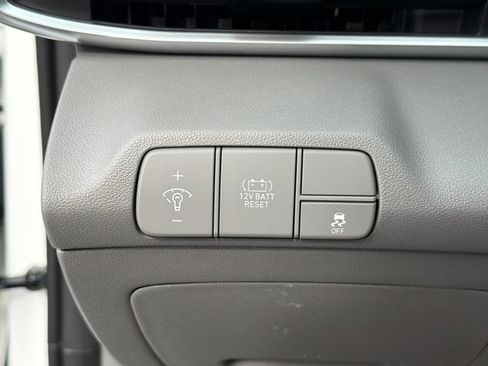 New 2026 Hyundai Elantra Hybrid FWD image 32