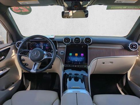 Used 2025 Mercedes-Benz GLC 300 image 18