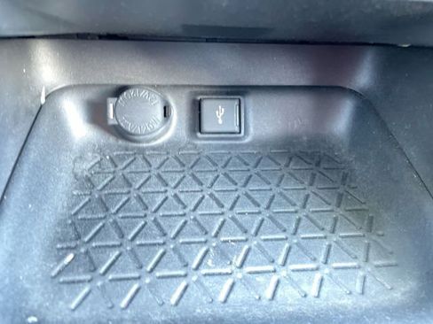 Used 2022 Toyota RAV4 XLE w/ Convenience Package image 24