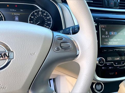 Used 2015 Nissan Murano S image 24