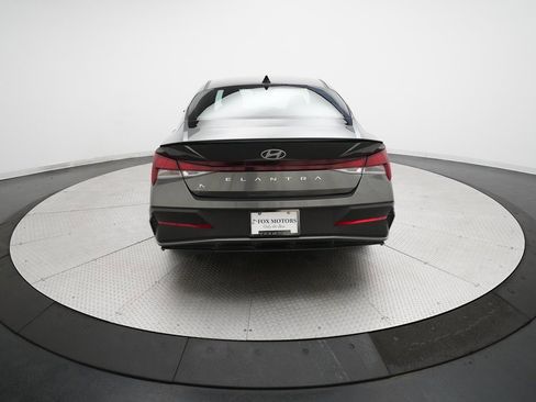 Used 2025 Hyundai Elantra Sport image 25