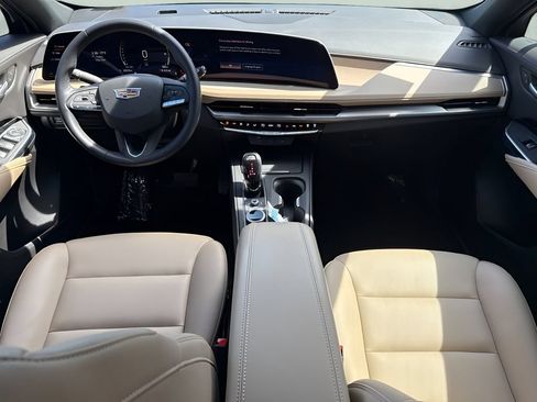 Used 2024 Cadillac XT4 Luxury FWD image 14