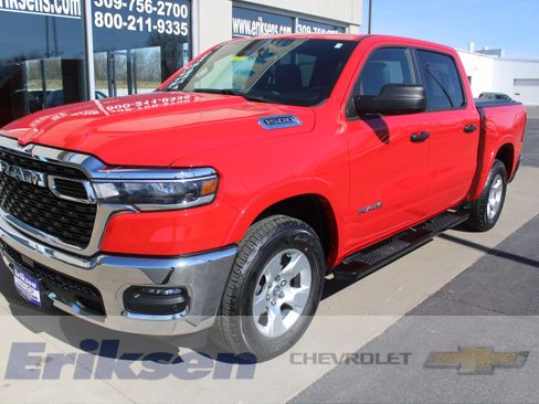 Used 2025 RAM 1500 Big Horn AWD/4WD image 1