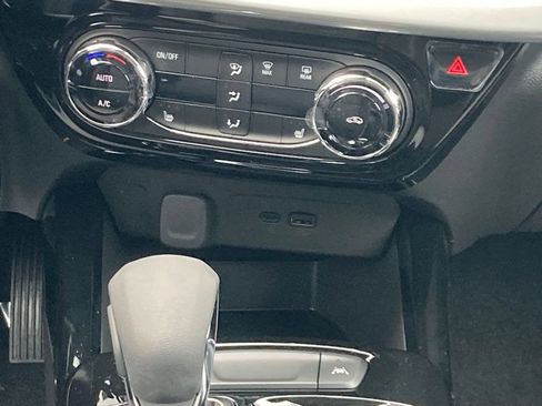 New 2026 Chevrolet Trax LT w/ LT Convenience Package FWD image 14