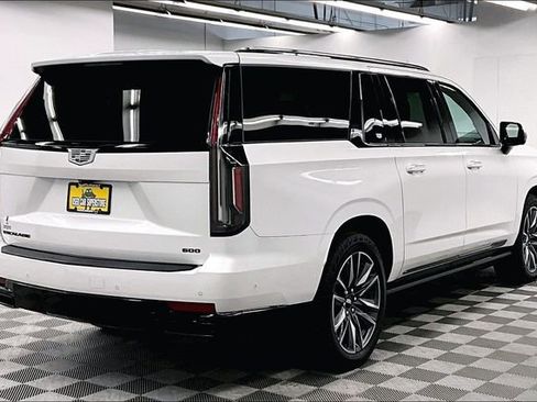 Used 2022 Cadillac Escalade ESV Sport Platinum image 13