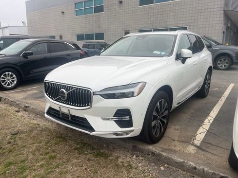 Used 2023 Volvo XC60 B5 Plus AWD/4WD image 1
