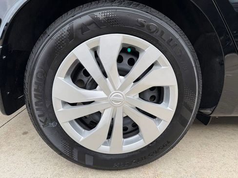 Used 2025 Nissan Versa S w/ Trunk Package image 25