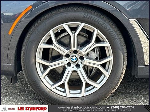 Used 2022 BMW X7 xDrive40i w/ Premium Package image 10