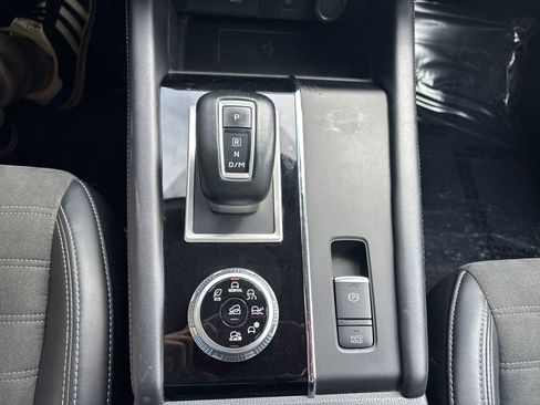 Used 2024 Mitsubishi Outlander SE AWD/4WD image 23