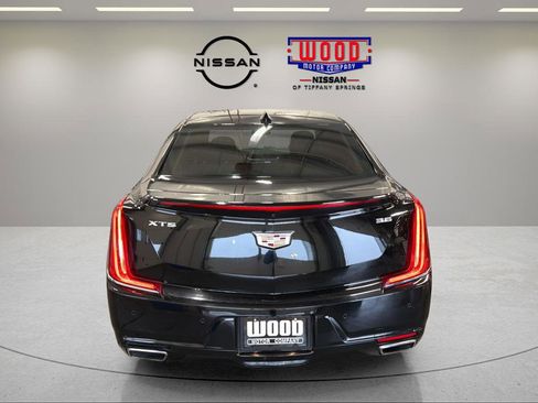 Used 2018 Cadillac XTS Luxury image 3