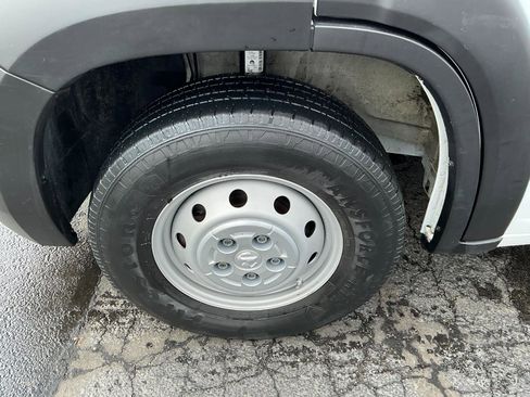 Used 2023 RAM ProMaster 2500 FWD image 6