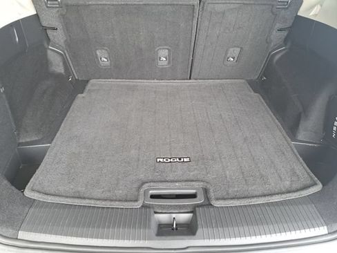 Used 2023 Nissan Rogue SV AWD/4WD image 25