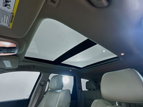 Used 2017 Jeep Grand Cherokee Limited w/ Luxury Group II image 26