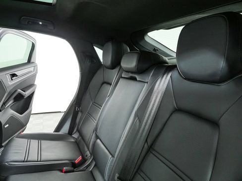 New 2026 Porsche Cayenne GTS AWD/4WD image 22