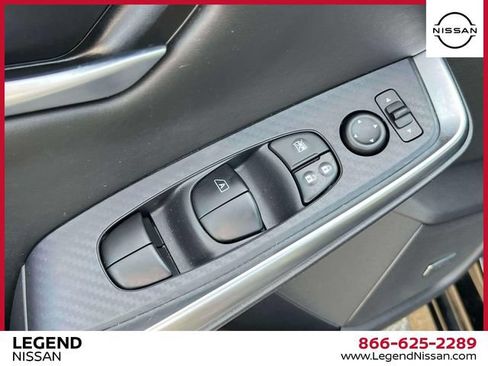 Used 2023 Nissan Sentra SR w/ SR Premium Package FWD image 18