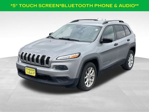 Used 2016 Jeep Cherokee Sport image 3