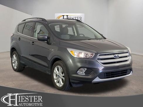 Used 2018 Ford Escape SE w/ SE Sync 3 Package FWD image 1