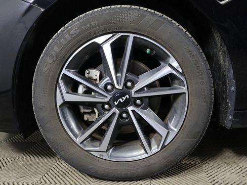 Used 2023 Kia Forte LXS FWD image 16