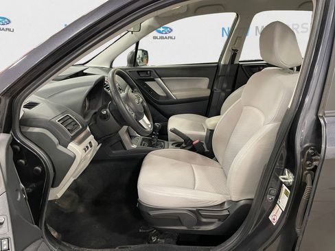 Used 2018 Subaru Forester 2.5i AWD/4WD image 9