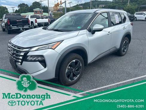 Used 2025 Nissan Rogue SV AWD/4WD image 1