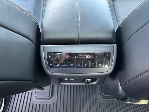 Certified 2022 Nissan Pathfinder Platinum w/ Cargo Package AWD/4WD image 18