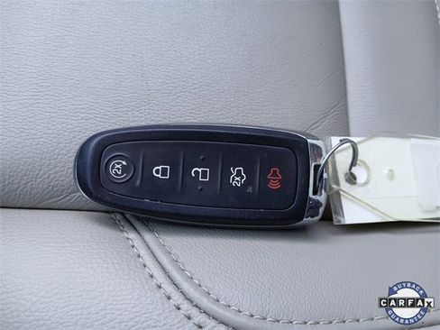 Used 2017 Ford Escape Titanium image 48