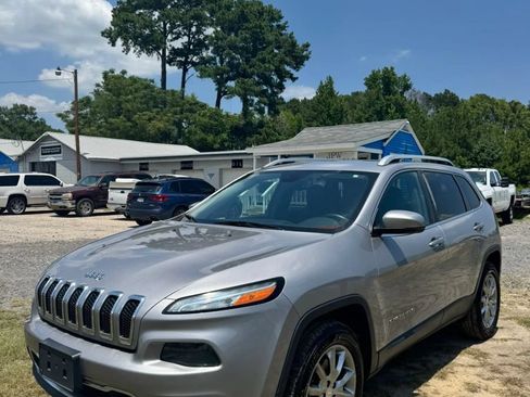 Used 2018 Jeep Cherokee Limited AWD/4WD image 4