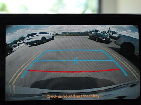Used 2025 Toyota Sienna XSE FWD image 19