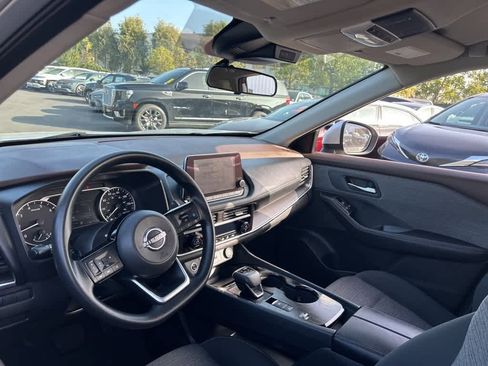 Used 2023 Nissan Rogue SV image 7