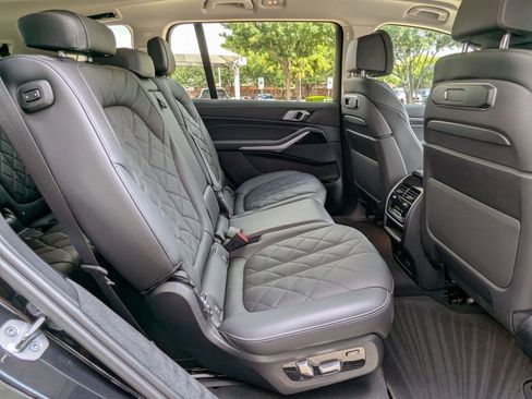 Used 2023 BMW X7 xDrive40i image 22