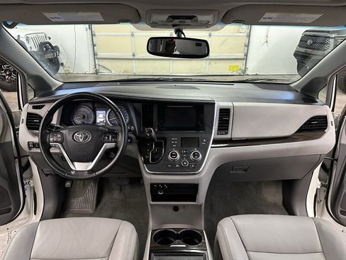Used 2015 Toyota Sienna XLE AWD/4WD image 20