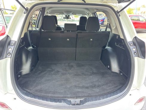 Used 2017 Toyota RAV4 LE image 12
