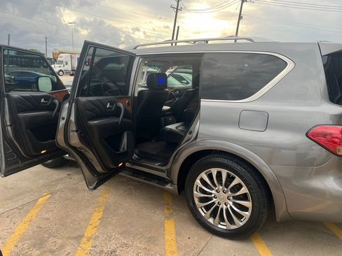 Used 2015 INFINITI QX80 2WD w/ Deluxe Technology Package image 9