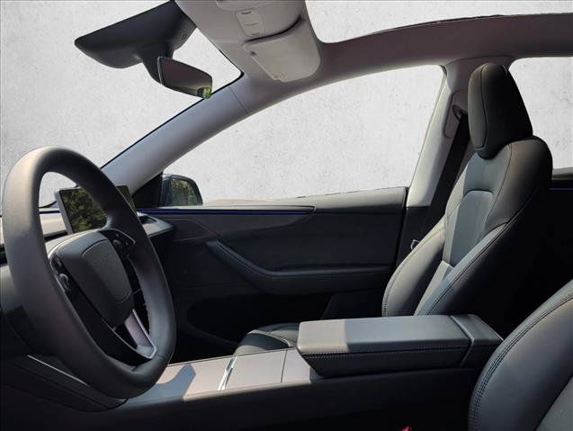 Used 2026 Tesla Model Y 2WD image 15