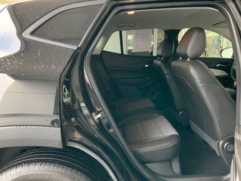 Used 2025 Chevrolet Trax LT image 18