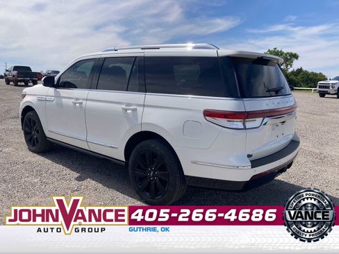 Used 2024 Lincoln Navigator Reserve AWD/4WD image 5