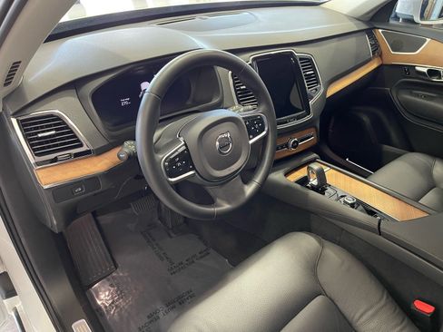 Used 2025 Volvo XC90 B5 Plus w/ Protection Package Premier AWD/4WD image 25
