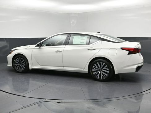 New 2026 Nissan Altima 2.5 SV image 26