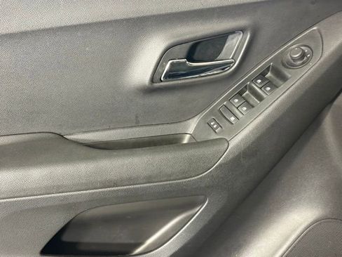 Used 2020 Chevrolet Trax LS w/ Tint and Cruise Package image 12