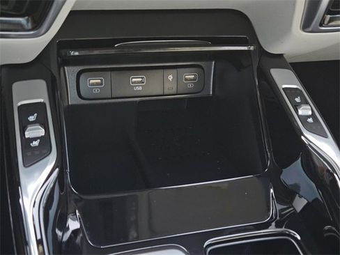 Certified 2023 Kia Sorento SX Prestige image 26