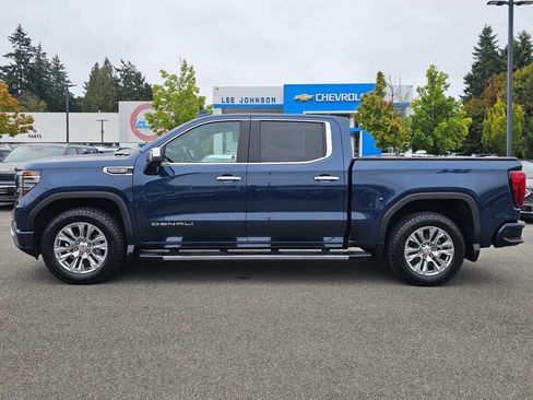 Used 2023 GMC Sierra 1500 Denali w/ Technology Package AWD/4WD image 8