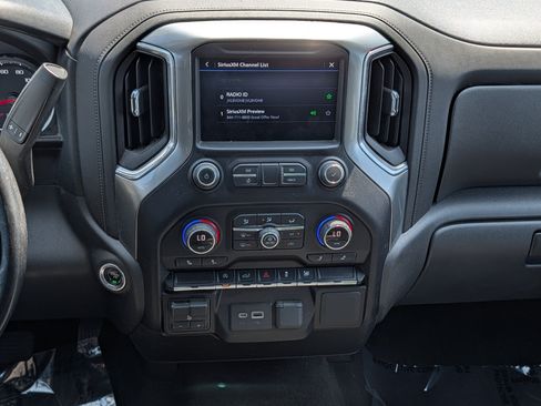 Used 2021 Chevrolet Silverado 1500 LT AWD/4WD image 16